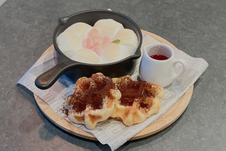 【Beringei cafe】春限定スモアワッフル販売中!